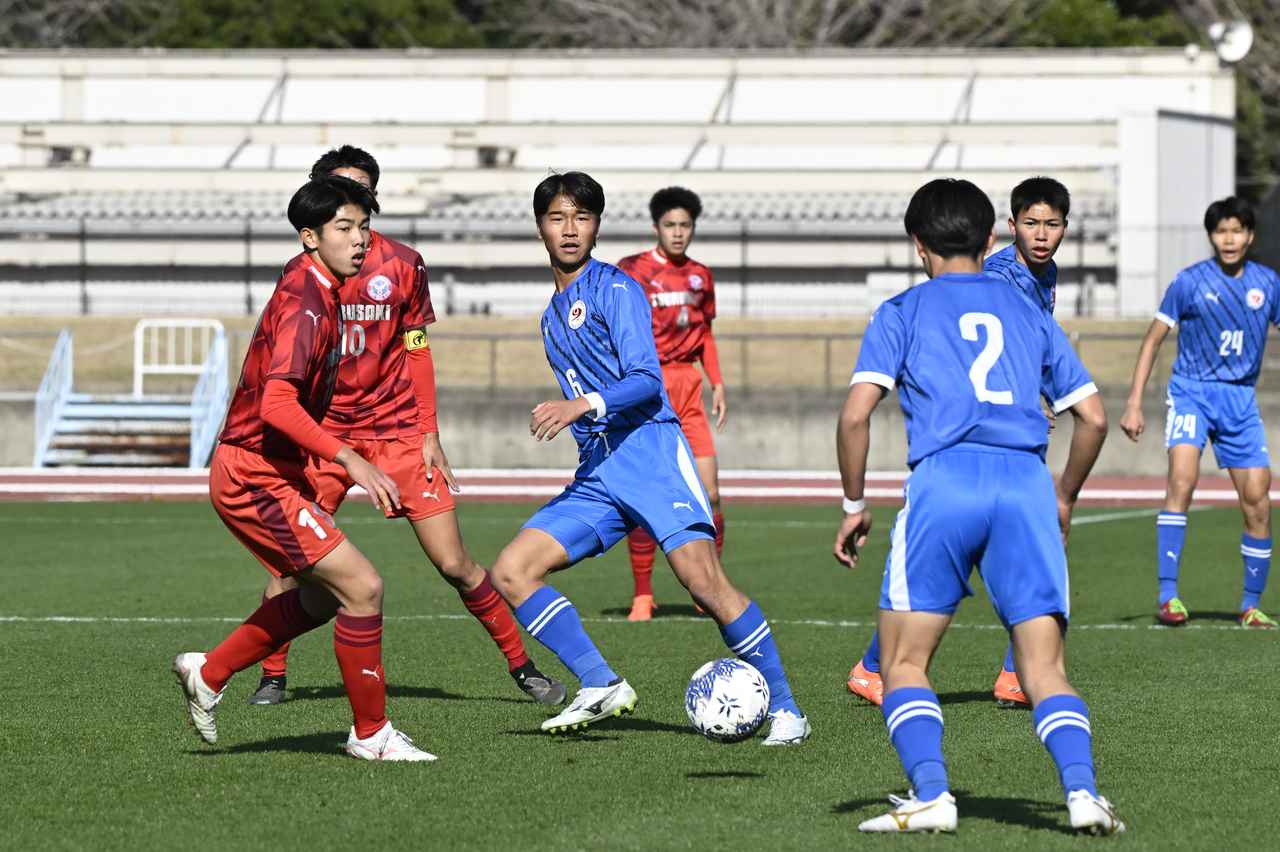 画像 : 2番目の画像 - 【写真一覧】前半の1点を守り抜いた大分鶴崎が3回戦へ（写真◎矢野寿明） - サッカーマガジンWEB