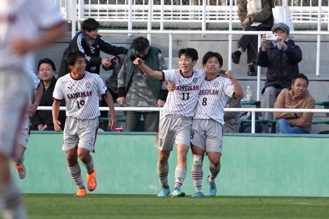 画像 : 5番目の画像 - 【写真一覧】興國と浜松開誠館はともに譲らない攻防に（写真◎小山真司） - サッカーマガジンWEB
