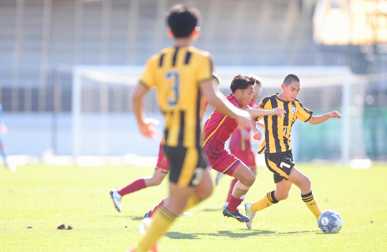 画像 : 7番目の画像 - 【写真一覧】神戸弘陵学園が前回王者の前橋育英を撃破した（写真◎桜井ひとし） - サッカーマガジンWEB