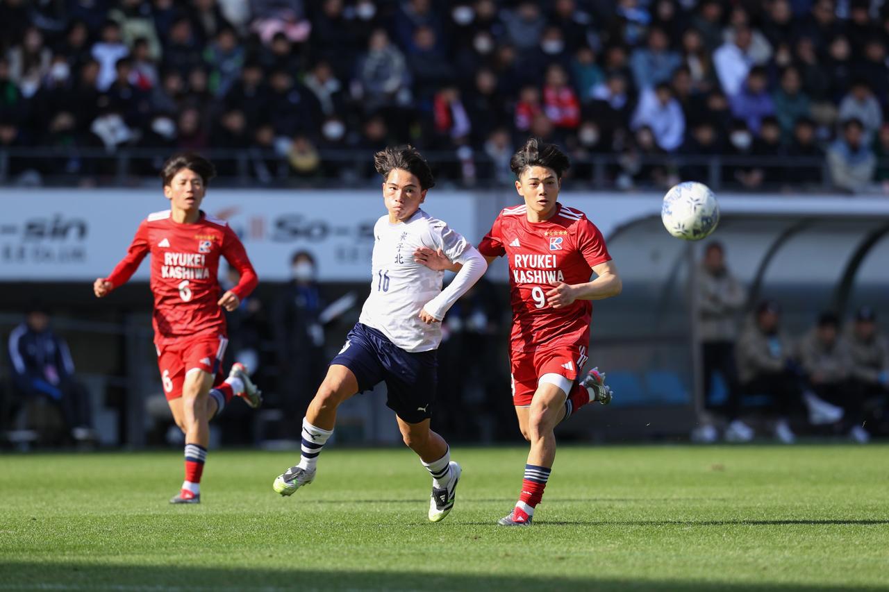 画像 : 5番目の画像 - 【写真一覧】前回大会の雪辱を期す流経大柏が3発快勝で3回戦に進出(写真◎兼村竜介) - サッカーマガジンWEB