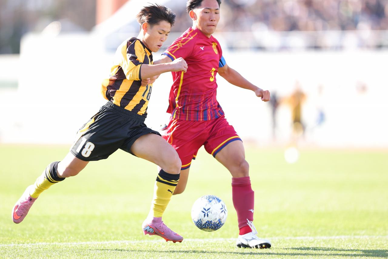 画像 : 1番目の画像 - 【写真一覧】神戸弘陵学園が前回王者の前橋育英を撃破した（写真◎桜井ひとし） - サッカーマガジンWEB