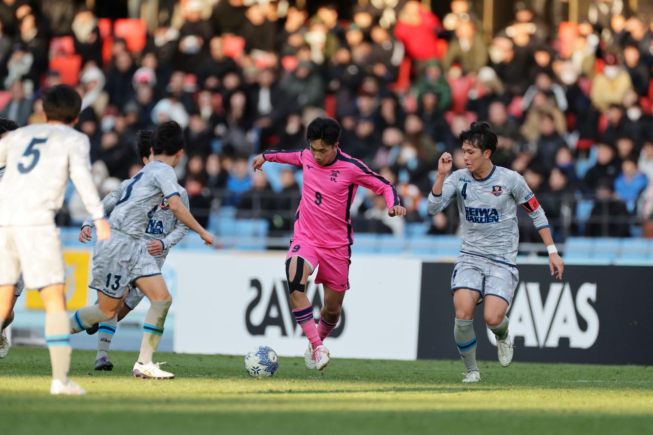 画像 : 7番目の画像 - 【写真一覧】後半に追加点を奪った日大藤沢が聖和学園に勝利した（写真◎金子悟） - サッカーマガジンWEB