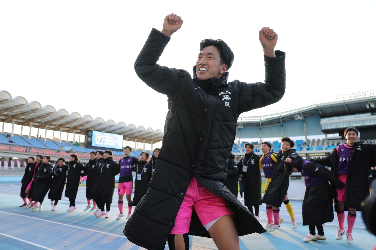 画像 : 9番目の画像 - 【写真一覧】後半に追加点を奪った日大藤沢が聖和学園に勝利した（写真◎金子悟） - サッカーマガジンWEB