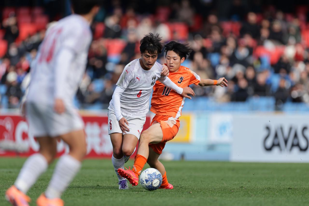 画像 : 6番目の画像 - 【写真一覧】破壊力あふれる攻撃で神村学園が水口を下した（写真◎金子悟） - サッカーマガジンWEB