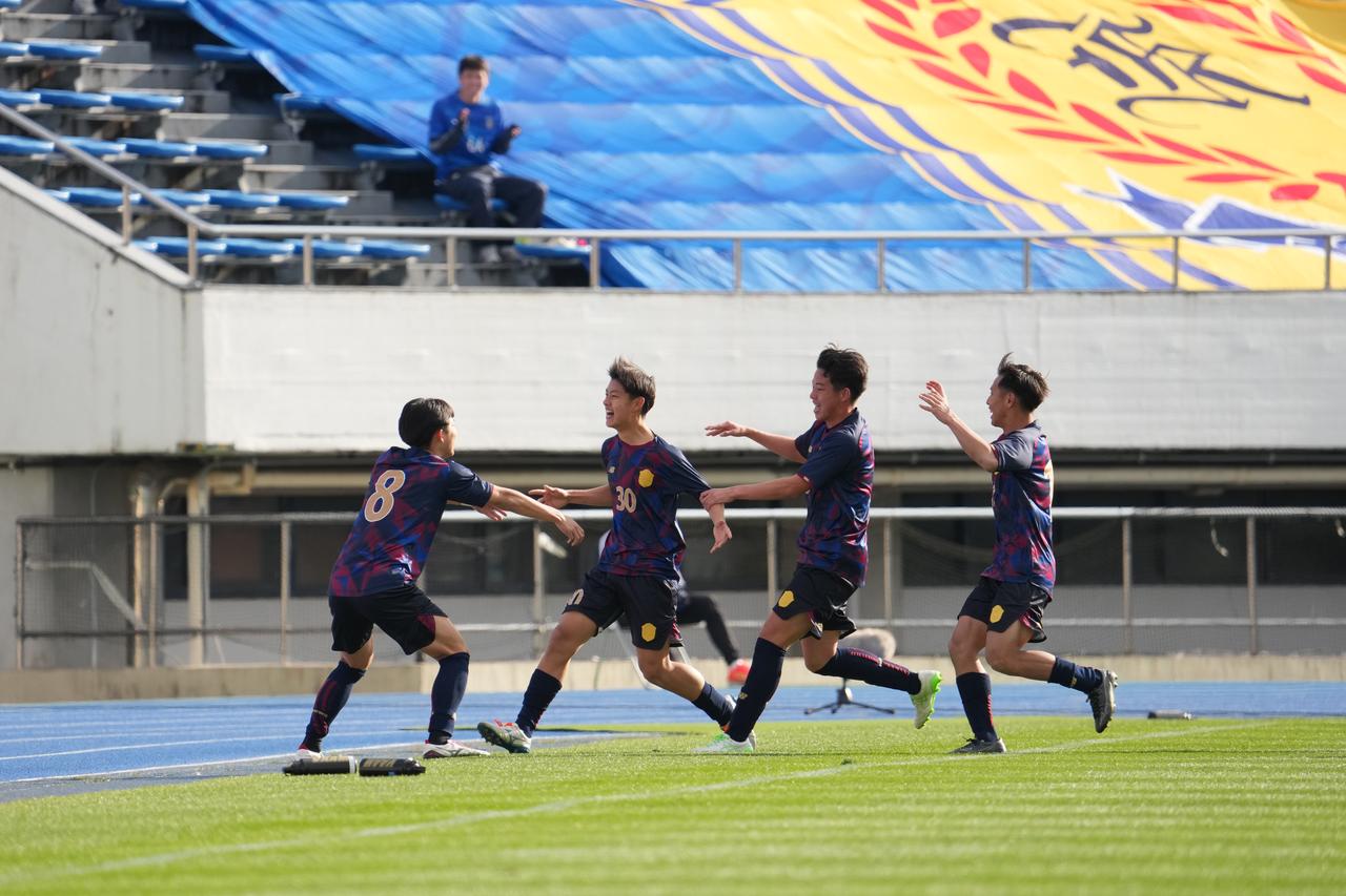 画像 : 7番目の画像 - 【写真一覧】東福岡が2点を先行するも興國が粘りを見せた（写真◎小山真司） - サッカーマガジンWEB