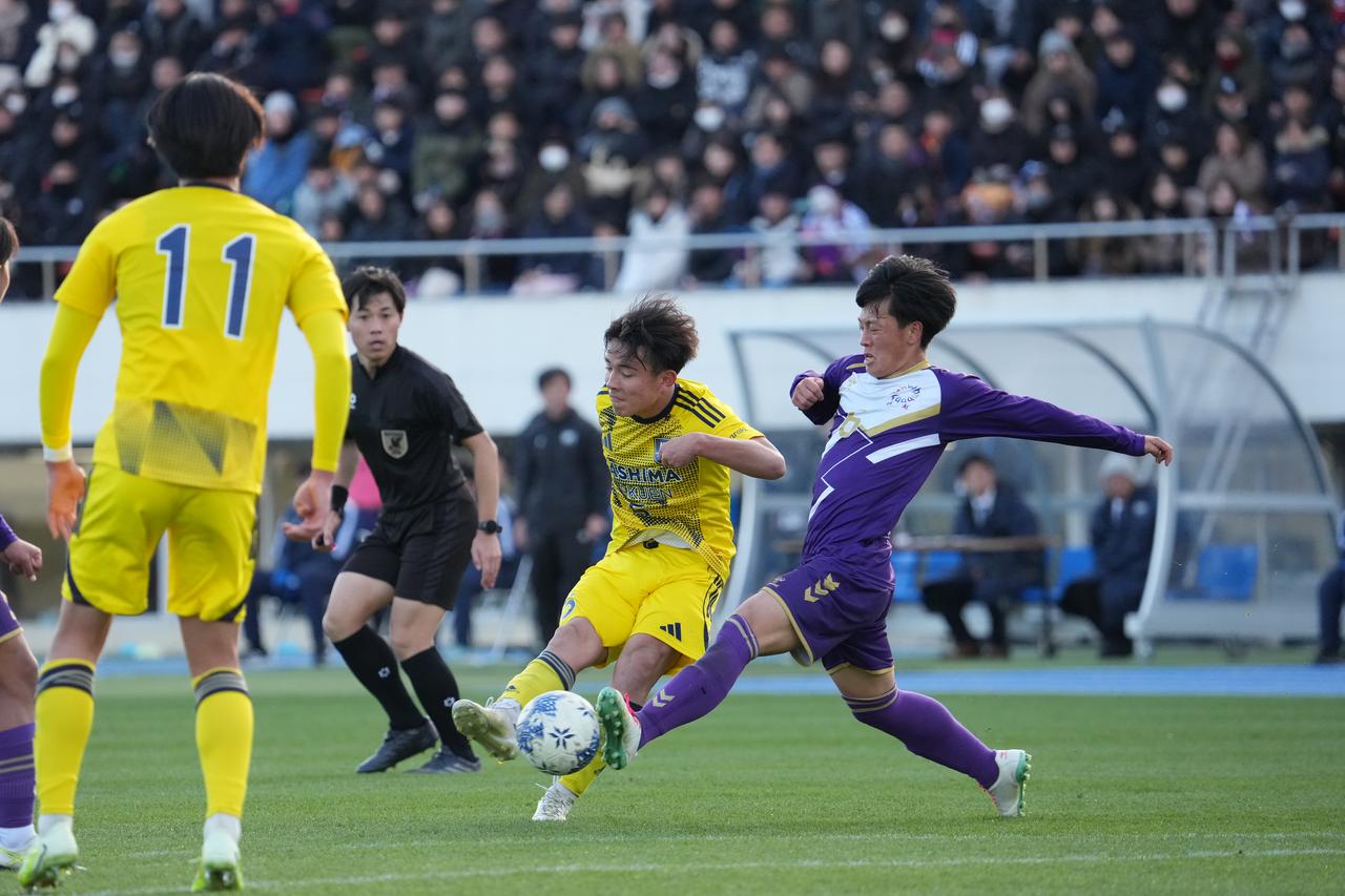 画像 : 5番目の画像 - 【写真一覧】鹿島学園が4-1で堀越を下し、4日に行なわれる準々決勝へ（写真◎小山真司） - サッカーマガジンWEB