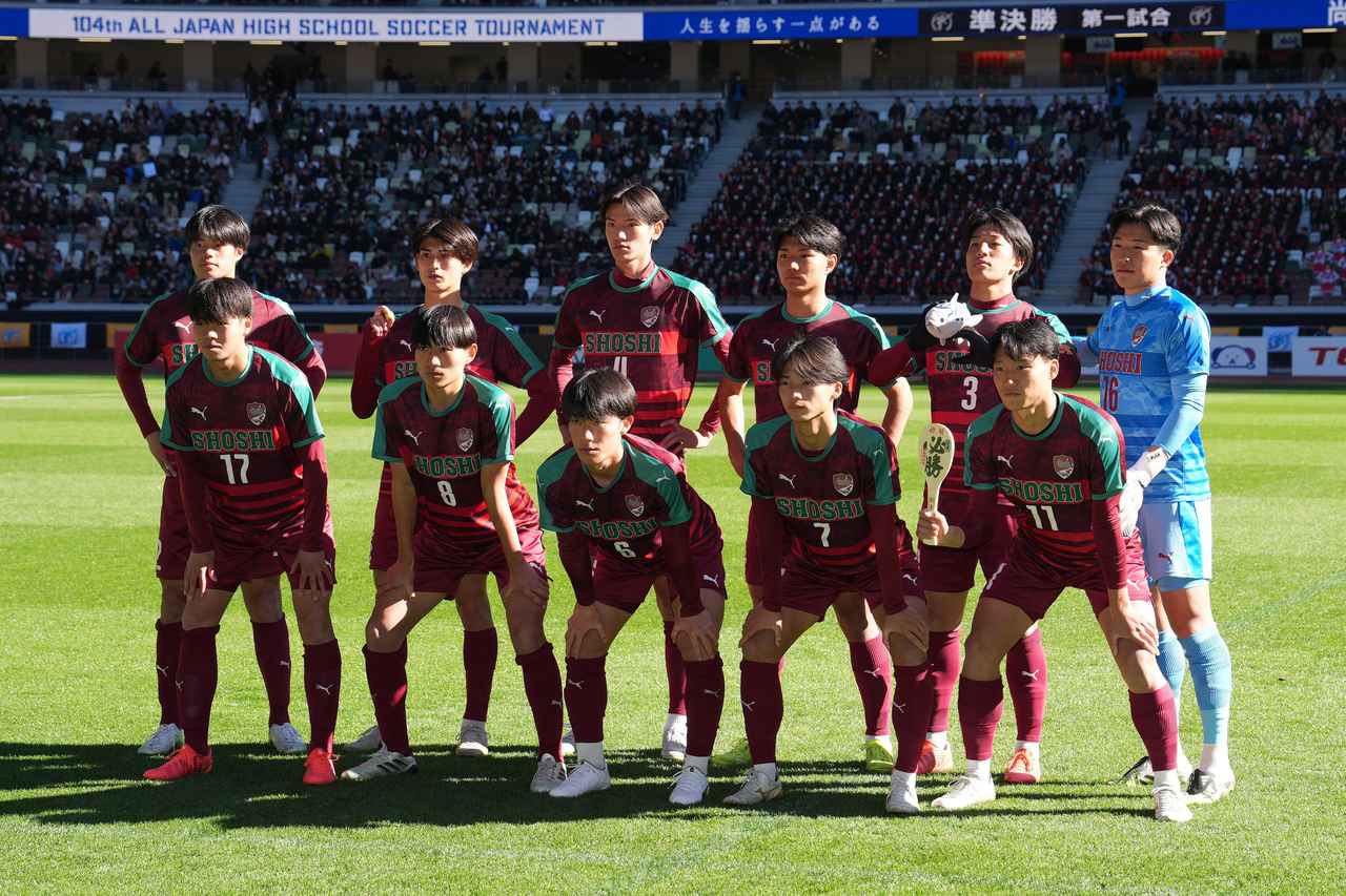 画像 : 1番目の画像 - 【写真】決勝進出を懸けて激闘を繰り広げた尚志と神村学園（写真◎小山真司） - サッカーマガジンWEB