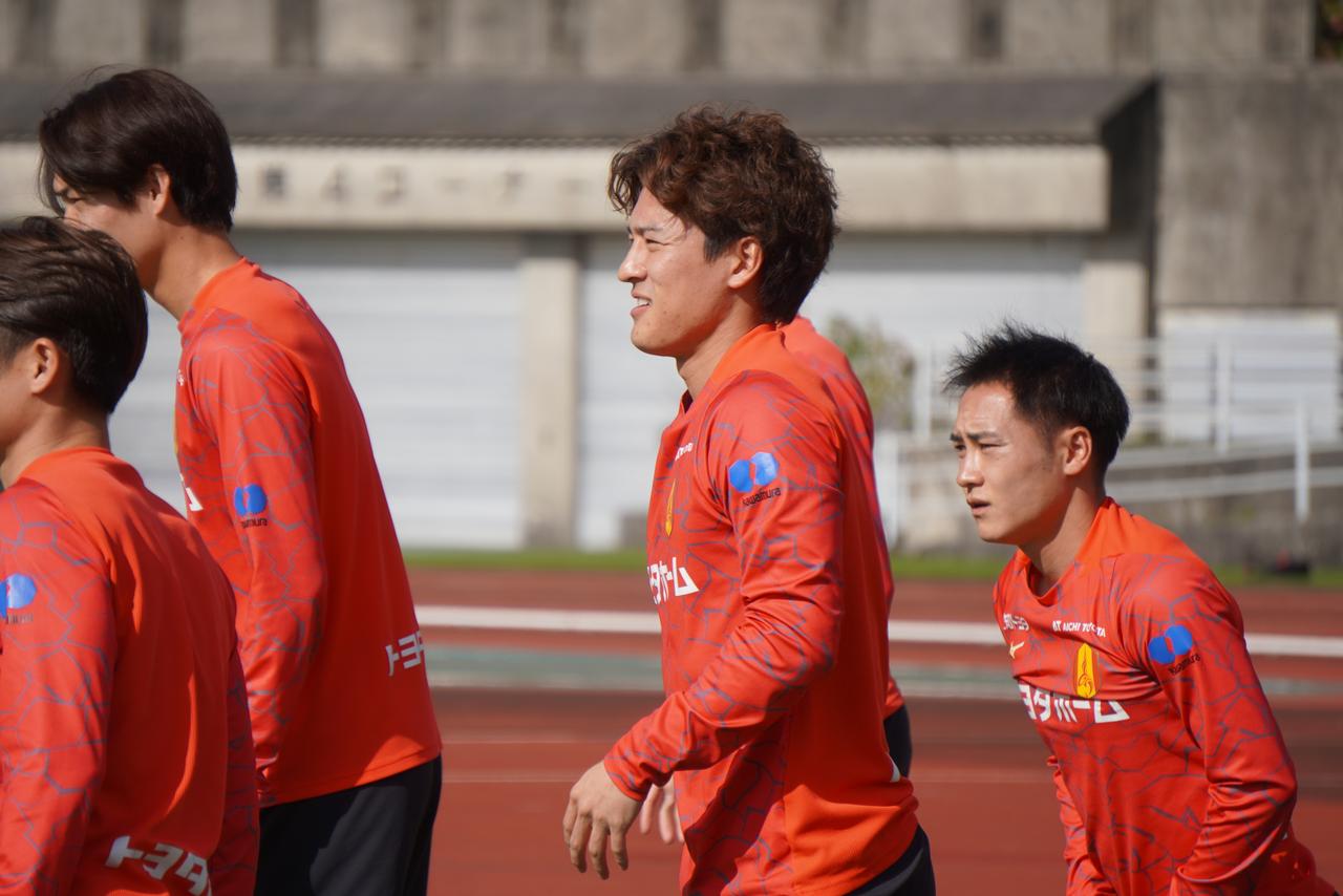 画像 : 3番目の画像 - 【写真】沖縄キャンプ４日目のトレーニングの様子（写真◎佐藤景） - サッカーマガジンWEB