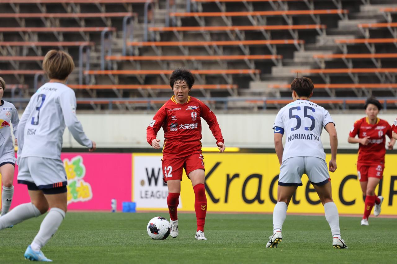 画像 : 22番目の画像 - 【写真】先制した大宮に対し、I神戸もすぐに追いついたが、前半のうちにリードを広げた大宮が勝利した（写真◎森田将義） - サッカーマガジンWEB