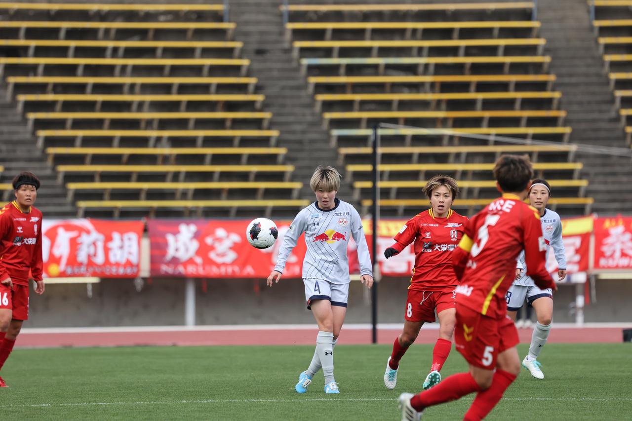 画像 : 5番目の画像 - 【写真】先制した大宮に対し、I神戸もすぐに追いついたが、前半のうちにリードを広げた大宮が勝利した（写真◎森田将義） - サッカーマガジンWEB