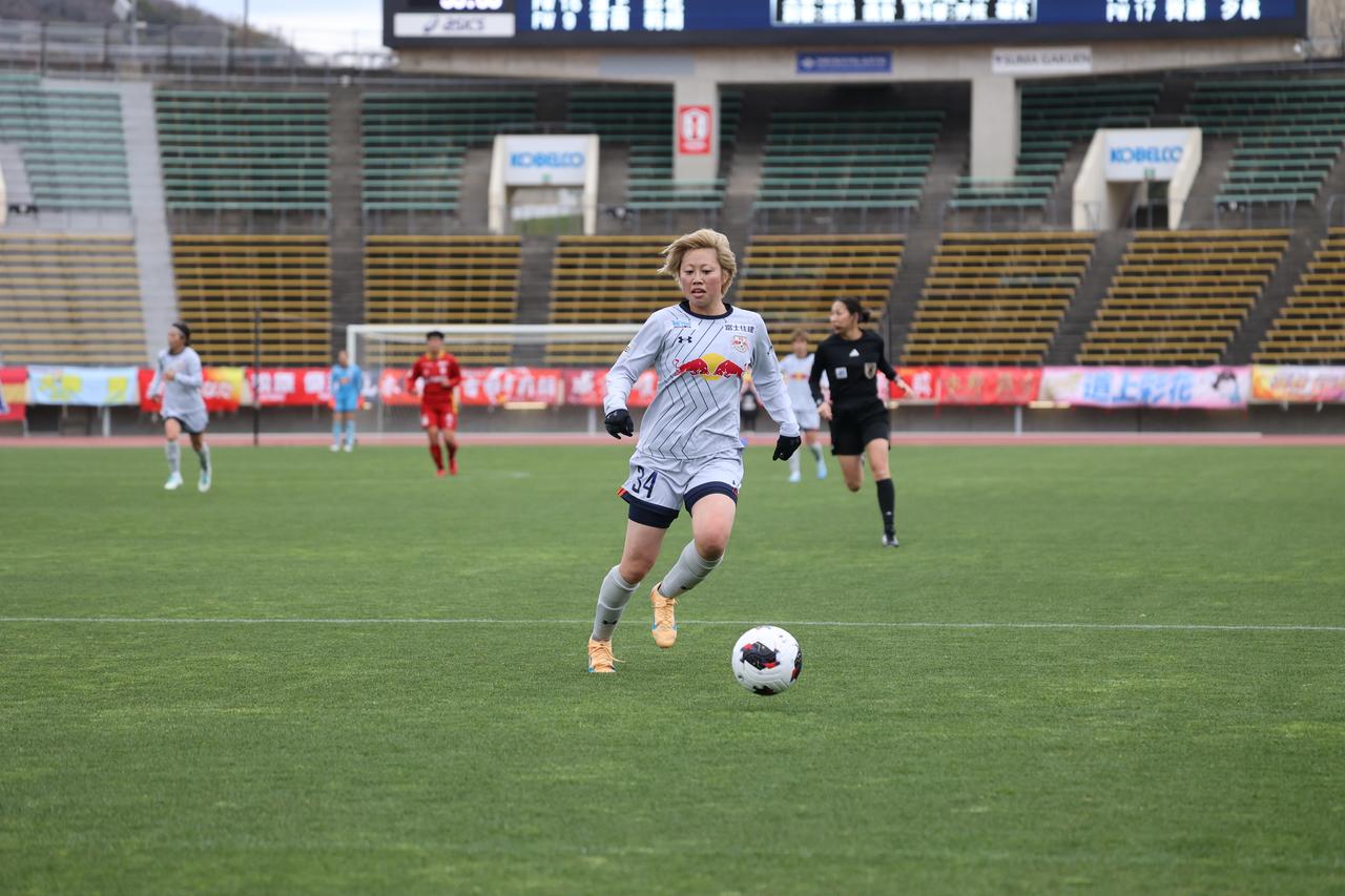 画像 : 15番目の画像 - 【写真】先制した大宮に対し、I神戸もすぐに追いついたが、前半のうちにリードを広げた大宮が勝利した（写真◎森田将義） - サッカーマガジンWEB