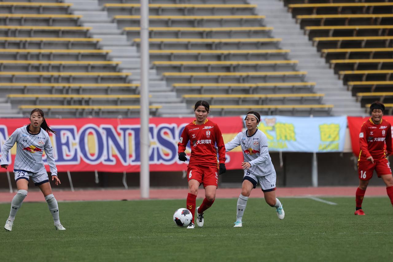 画像 : 8番目の画像 - 【写真】先制した大宮に対し、I神戸もすぐに追いついたが、前半のうちにリードを広げた大宮が勝利した（写真◎森田将義） - サッカーマガジンWEB