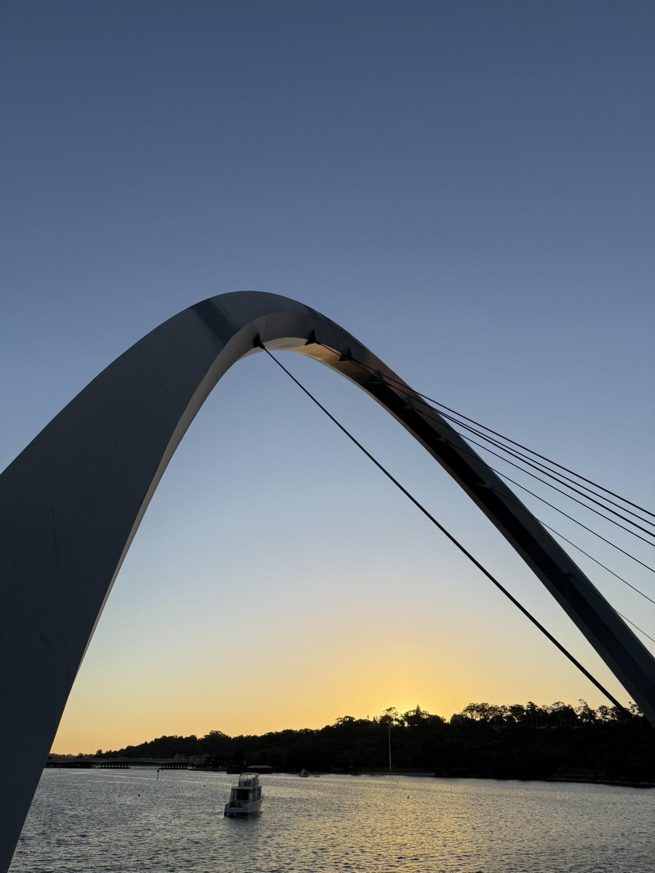 画像: エリザベスキーの夕焼け。初戦の勝利後に見る景色は格別