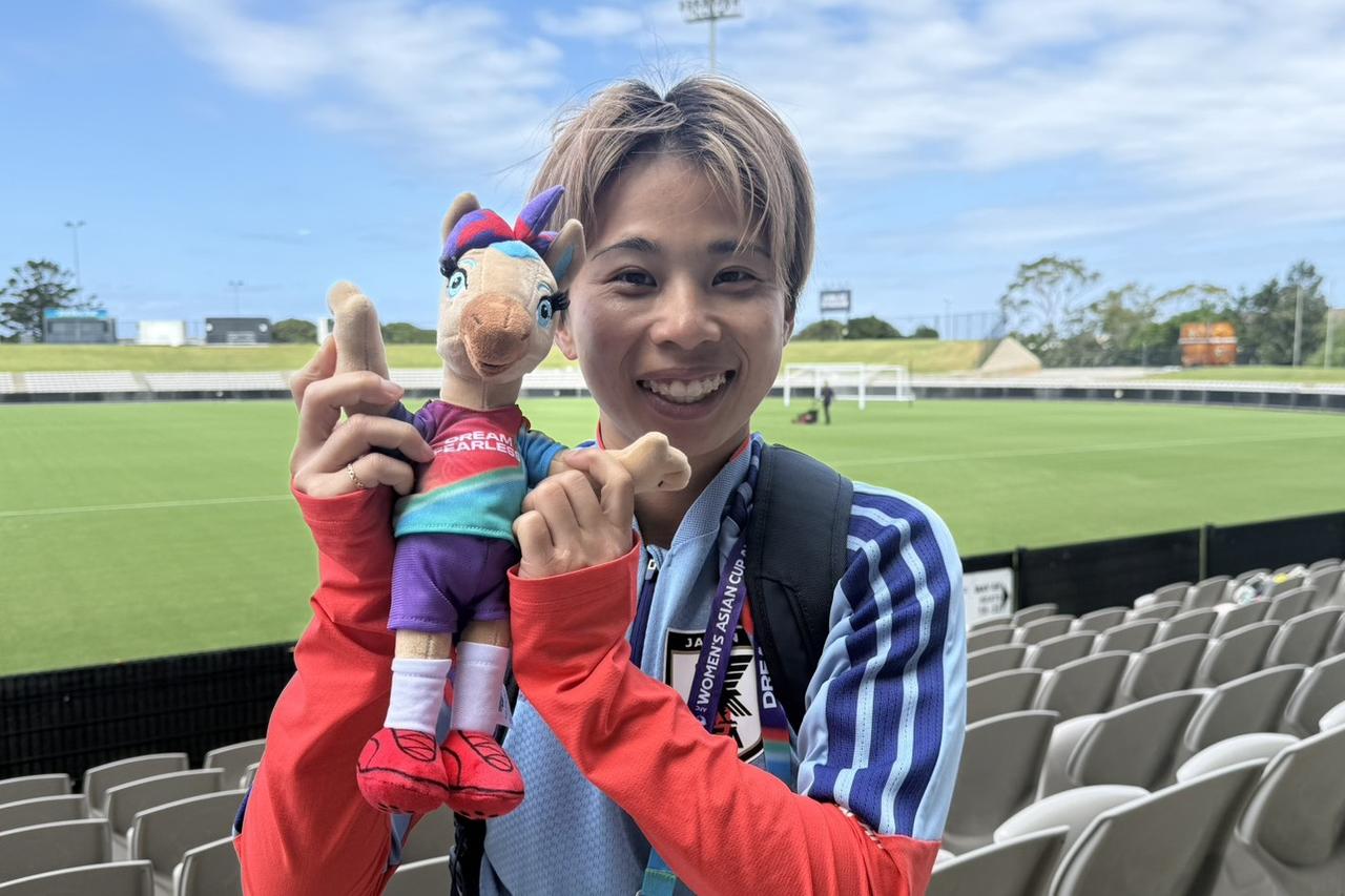 画像: FW田中美南選手が大会マスコット『ナラ』とともに。101試合目からの活躍にも注目です！