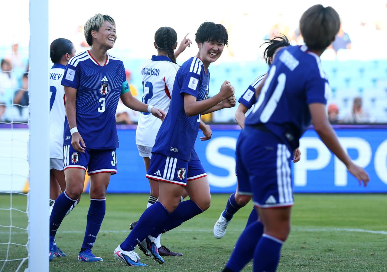 画像: 2ゴールを決めて勝利に大きく貢献した古賀塔子（中央／写真◎Getty Images）