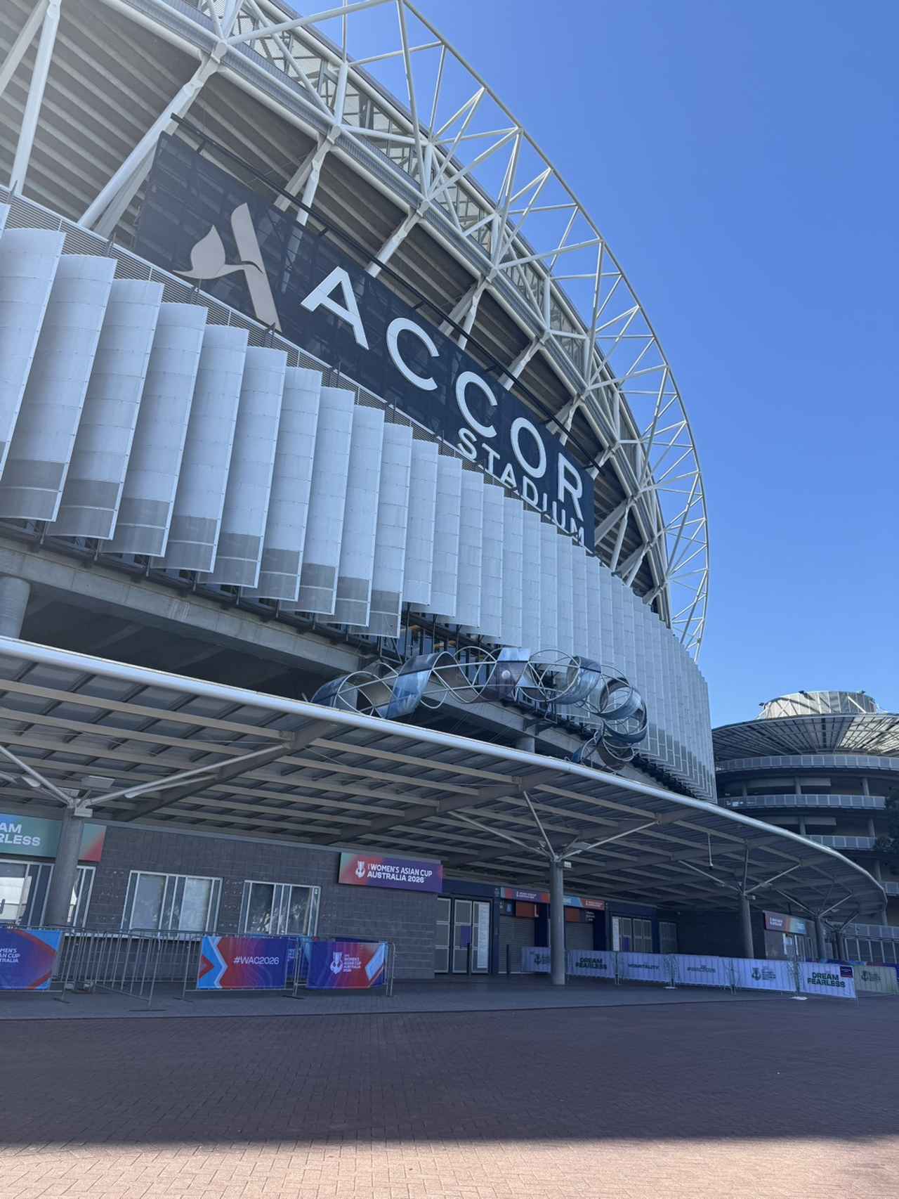 画像: とにかく大きなスタジアム・オーストラリア!