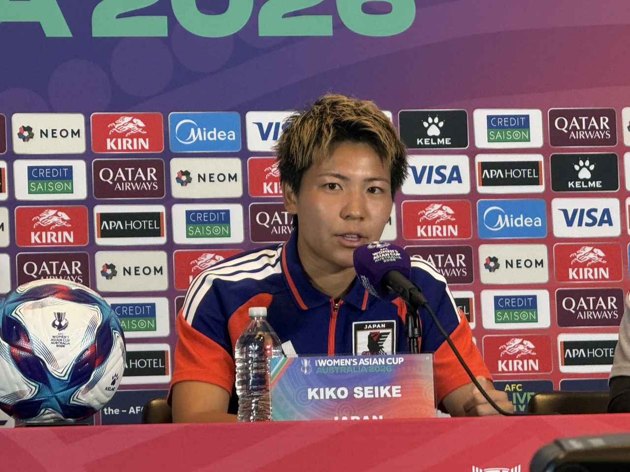 画像: 前日会見でチームファーストの思いを語ったFW清家貴子選手