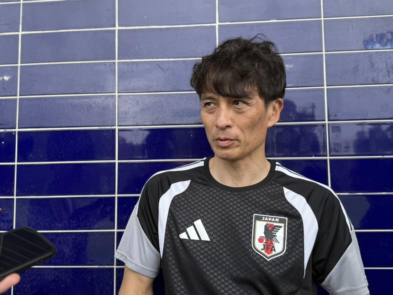 画像: 準決勝から現地入りしていた宮本会長。女子サッカーへのサポート体制の充実を図っています