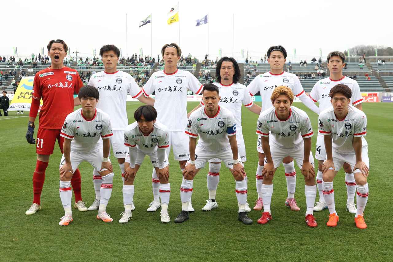 画像 : 1番目の画像 - 【写真】どちらも譲らずスコアレスで90分を終え、最後は鹿児島がPK戦を制して勝ち点2を獲得した（写真◎石倉利英） - サッカーマガジンWEB