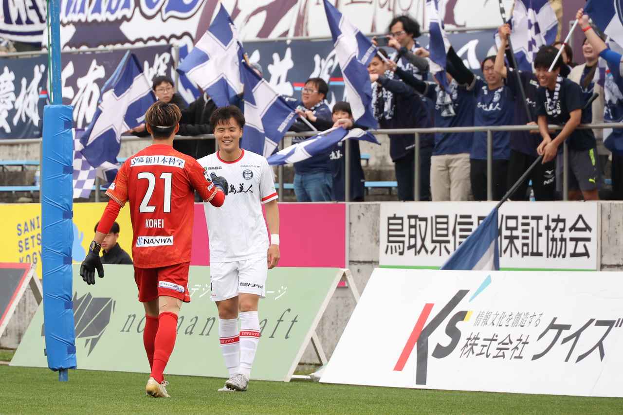 画像 : 10番目の画像 - 【写真】どちらも譲らずスコアレスで90分を終え、最後は鹿児島がPK戦を制して勝ち点2を獲得した（写真◎石倉利英） - サッカーマガジンWEB