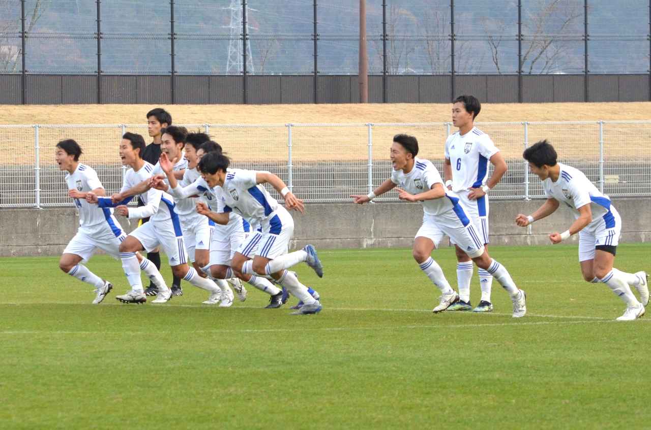 画像 : 5番目の画像 - 【写真】中学、高校とJFAアカデミー福島でプレーした本保。高校3年時の2021年にはU-18でプレミアリーグ昇格プレーオフに臨み、チームの昇格に貢献した（写真◎石倉利英） - サッカーマガジンWEB