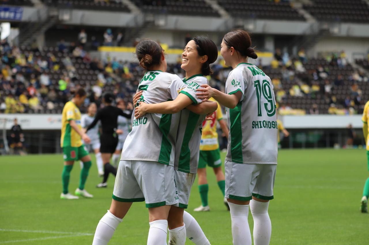 画像 : 15番目の画像 - 【写真】千葉Lと東京NBの一戦は、後半の小林の決勝点で東京NBが勝ち点3をつかんだ（写真◎森田将義） - サッカーマガジンWEB