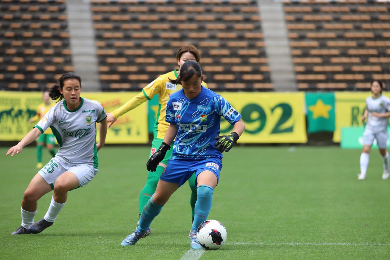 画像 : 21番目の画像 - 【写真】千葉Lと東京NBの一戦は、後半の小林の決勝点で東京NBが勝ち点3をつかんだ（写真◎森田将義） - サッカーマガジンWEB