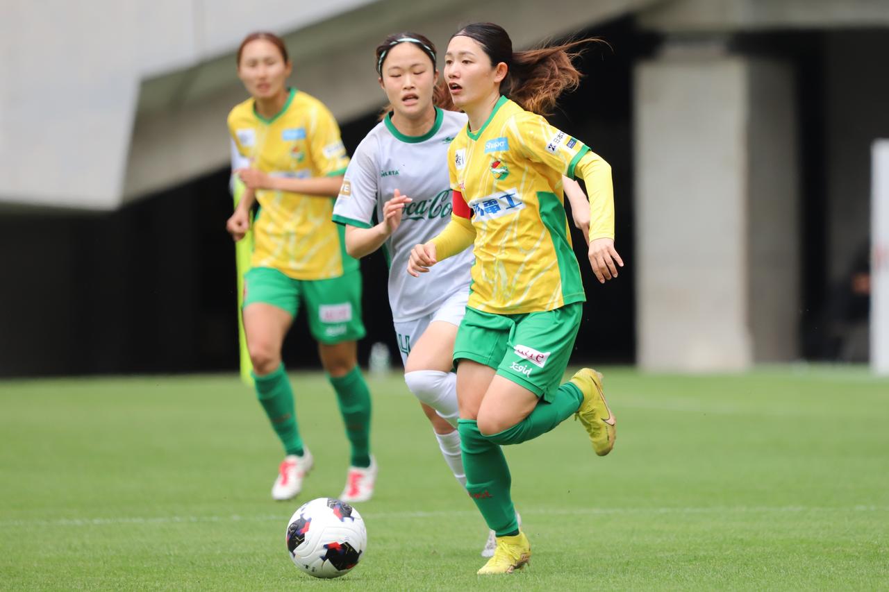 画像 : 3番目の画像 - 【写真】千葉Lと東京NBの一戦は、後半の小林の決勝点で東京NBが勝ち点3をつかんだ（写真◎森田将義） - サッカーマガジンWEB