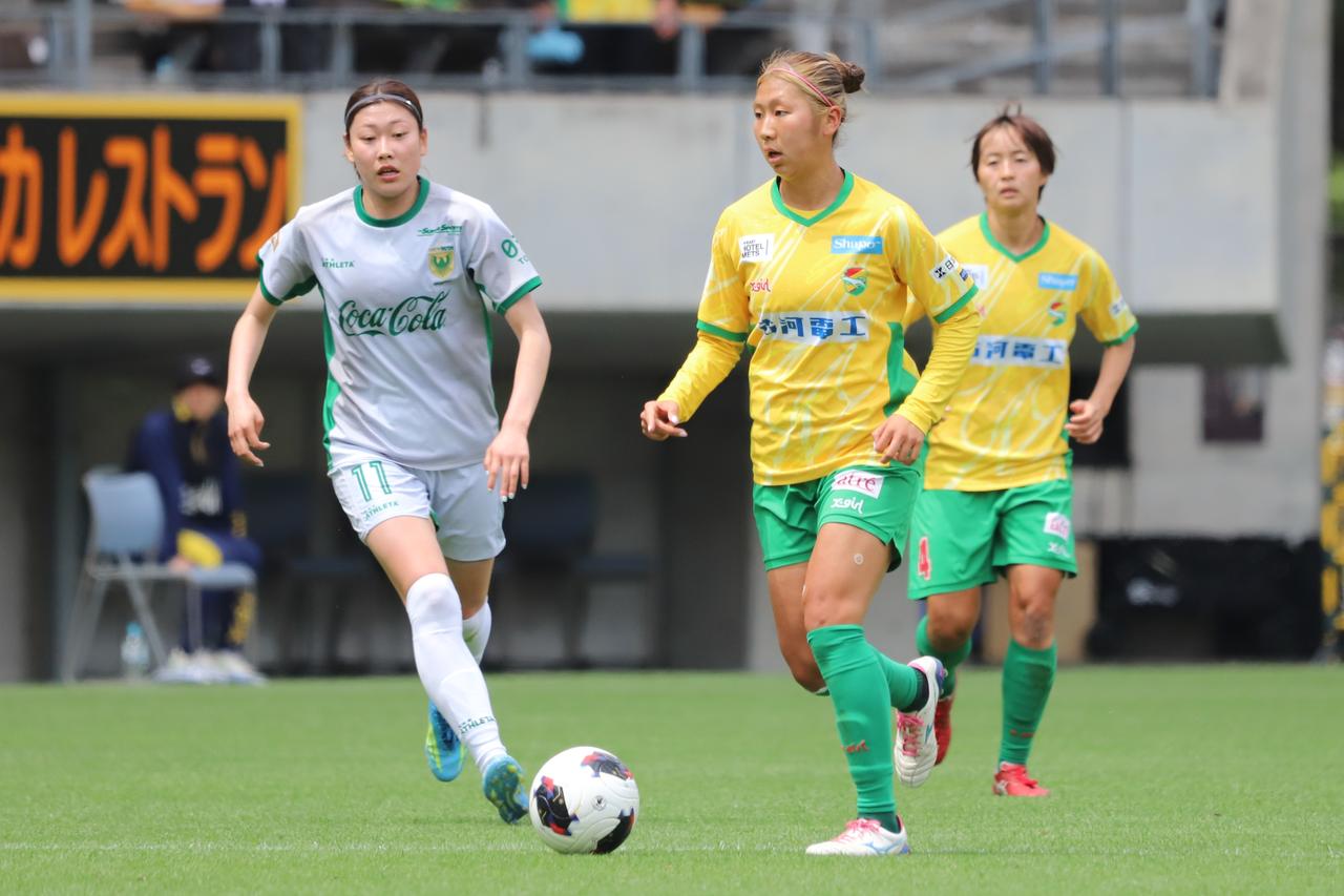 画像 : 9番目の画像 - 【写真】千葉Lと東京NBの一戦は、後半の小林の決勝点で東京NBが勝ち点3をつかんだ（写真◎森田将義） - サッカーマガジンWEB