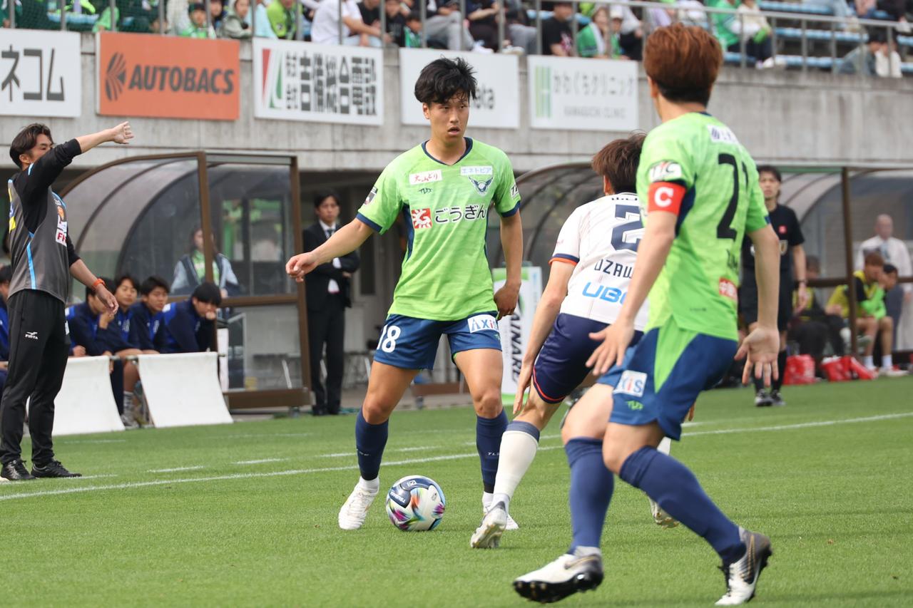 画像 : 6番目の画像 - 【写真】鳥取がルーキー荒井のプロ初得点、矢島の加入後初得点などで山口に大勝した（写真◎石倉利英） - サッカーマガジンWEB