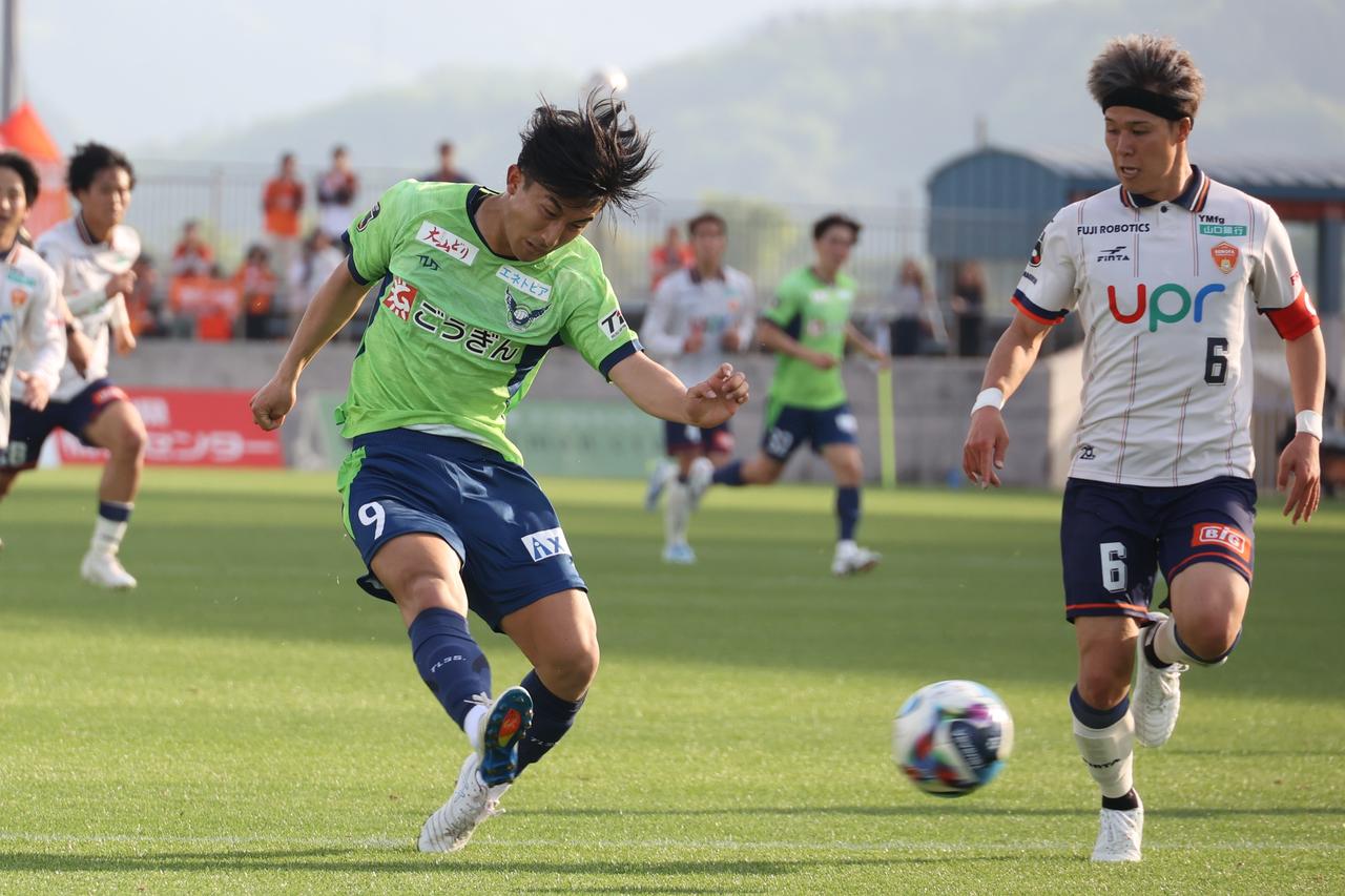 画像 : 10番目の画像 - 【写真】鳥取がルーキー荒井のプロ初得点、矢島の加入後初得点などで山口に大勝した（写真◎石倉利英） - サッカーマガジンWEB