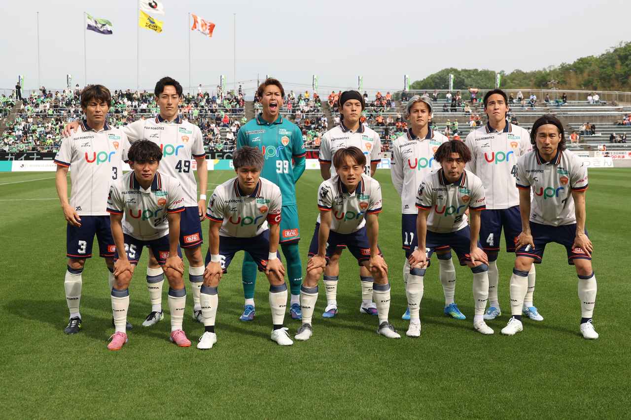 画像 : 1番目の画像 - 【写真】鳥取がルーキー荒井のプロ初得点、矢島の加入後初得点などで山口に大勝した（写真◎石倉利英） - サッカーマガジンWEB