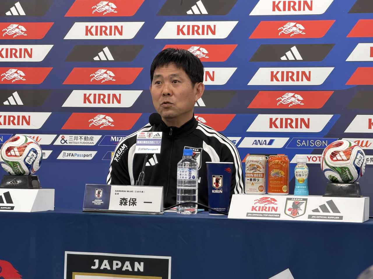 画像: 試合前日の会見に臨んだ森保一監督（写真◎サッカーマガジン）