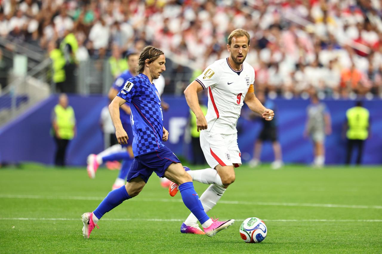 画像 : 2番目の画像 - 【写真】激しい点の取り合いとなったイングランドとクロアチアの注目の一戦(写真◎JMPA毛受亮介) - サッカーマガジンWEB