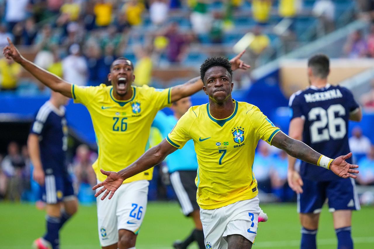【ブラジル製・18年ロシアW杯パッチ付】ブラジル代表9ジェズスレプリカL（新品） W杯対戦国分析】アンチェロッティ監督率いるブラジル代表はハイプレス