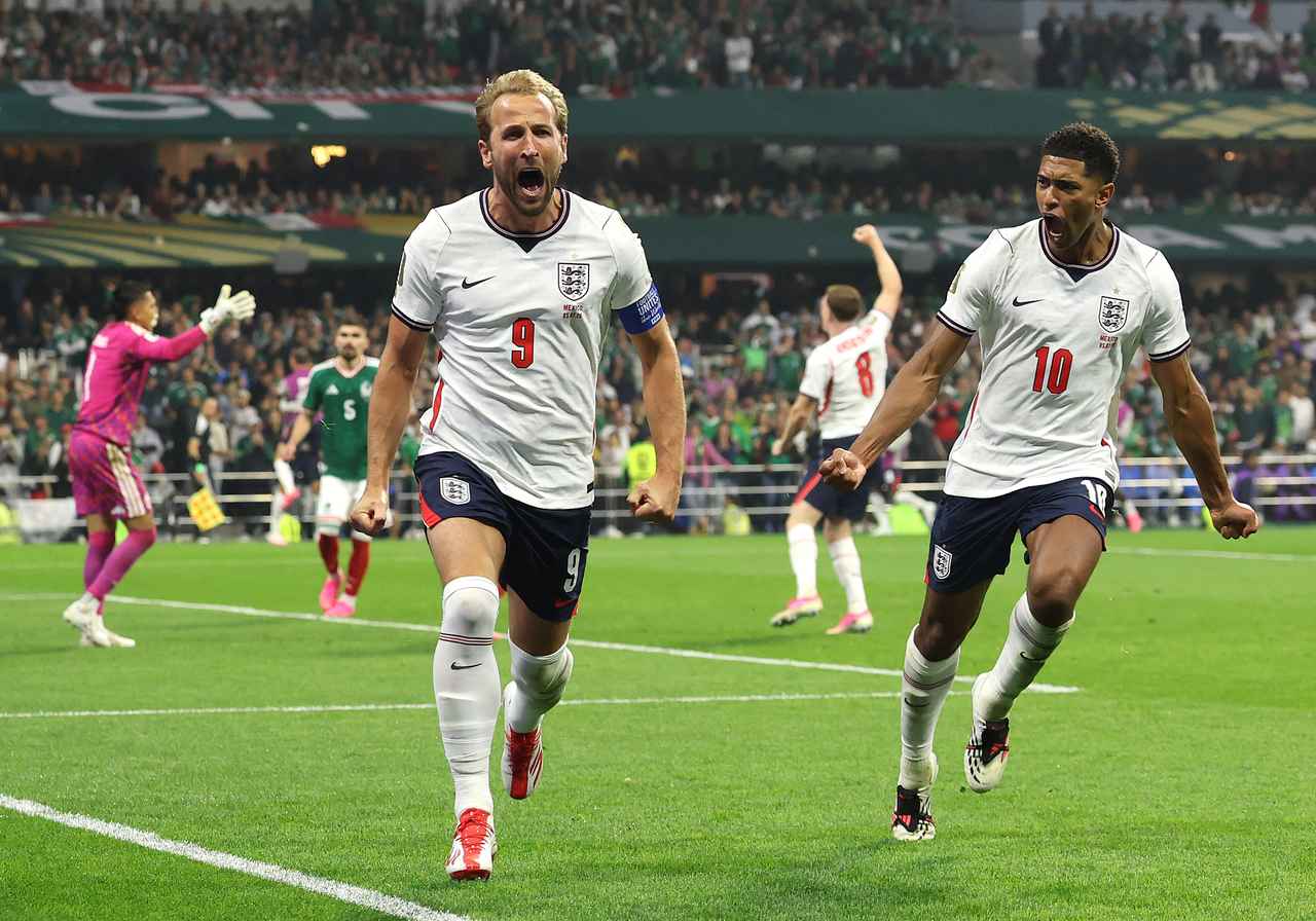 W杯】10人のイングランドが開催国メキシコを下して準々決勝進出