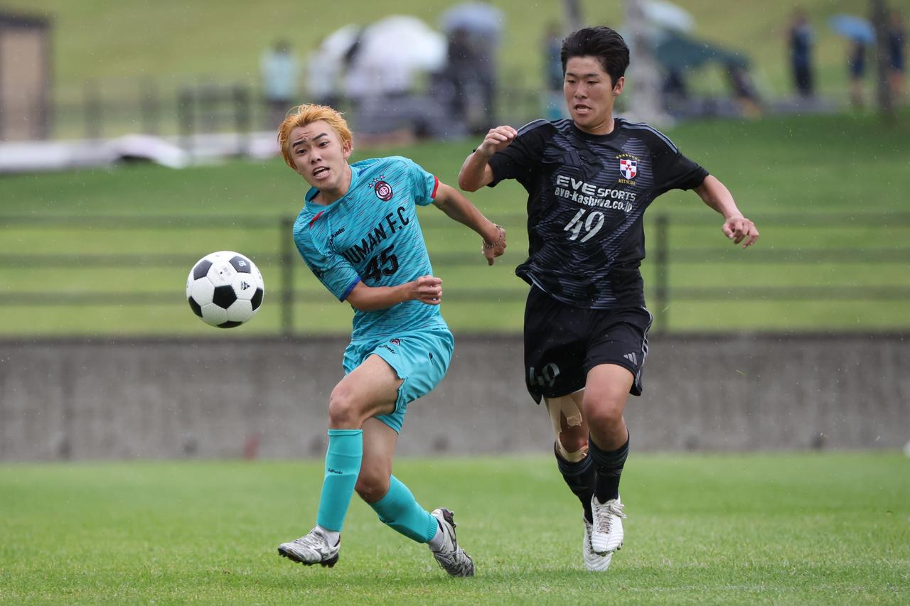画像 : 14番目の画像 - 【写真】早稲田大学HUMAN FC Aが初優勝を成し遂げた昨年のサッカーマガジンカップ。決勝は同志社大学三ツ葉キッカーズAとの延長にもつれ込む激闘を制した（写真◎高野徹） - サッカーマガジンWEB