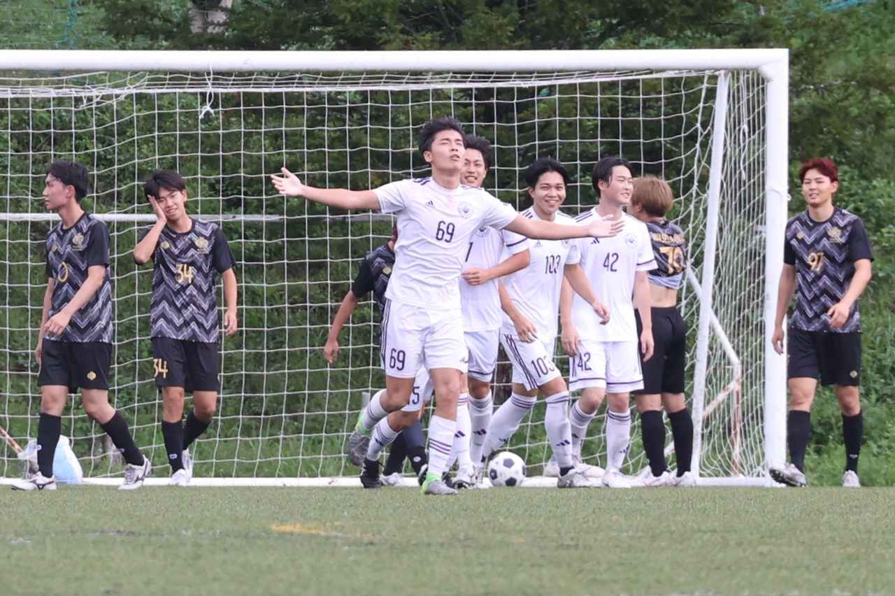 画像 : 4番目の画像 - 【写真】前半と後半にCKからヘッドで決めた澤田。今大会4得点としてチームの決勝トーナメント進出に貢献した(写真◎石倉利英) - サッカーマガジンWEB