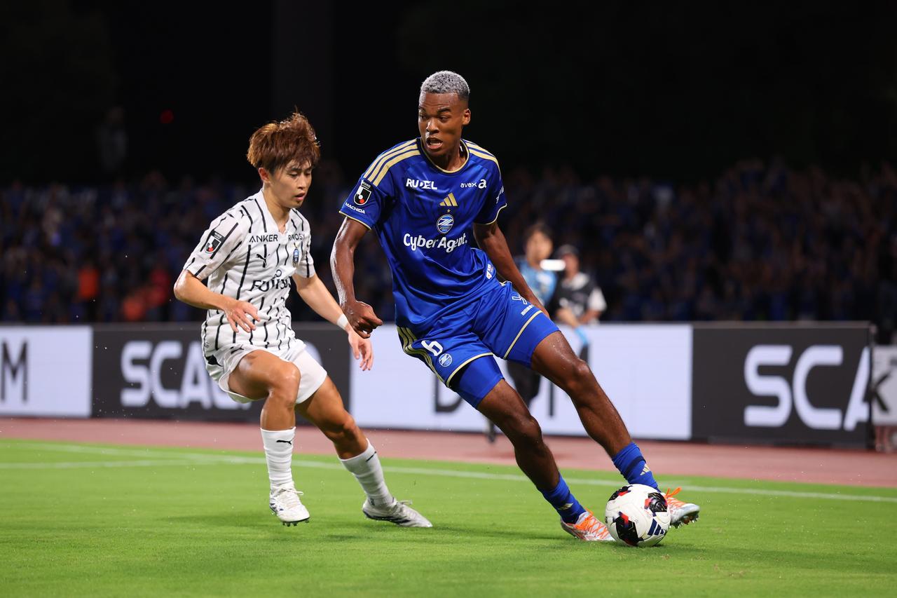 画像: シーズンが進むにつれてコンディションを上げ、存在感を高めている望月（写真◎J.LEAGUE）