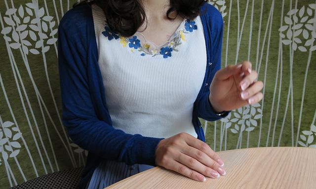 画像: 株価は気になったらチェック! 投資でニュースや税金に関心が向くように