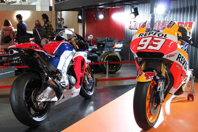 画像: モトGPマシン「RC231V」㊨とその公道バージョン「RC213V-S」