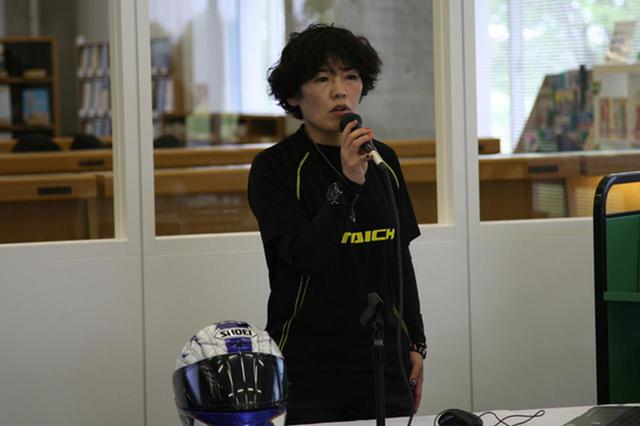画像: 講演する小林ゆき氏