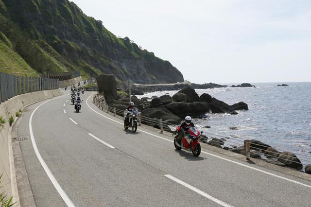 画像: 編集長32名とホンダマン28名が一緒に能登半島ツーリングを楽しんだ