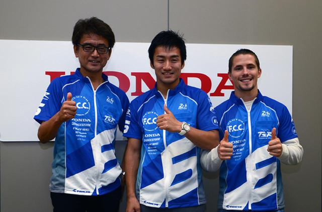 画像: 左より「FCCTSR」の藤井正和監督、渡辺一馬選手、P・ジェイコブセン選手