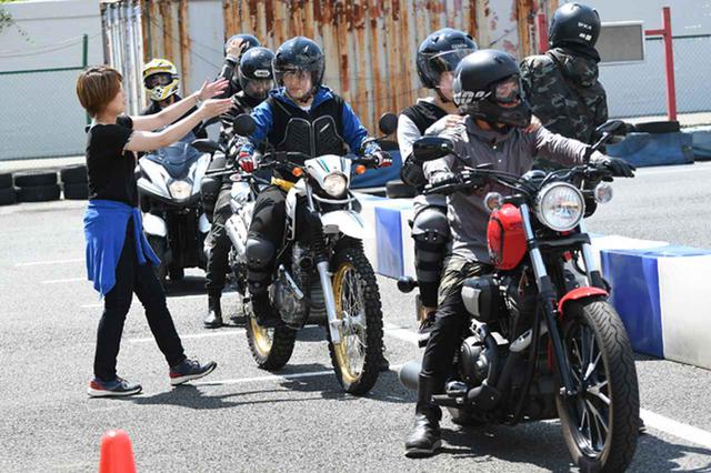 画像: ミニサーキットで試着試乗テストも実施