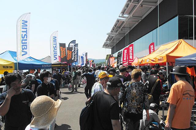 画像: 賑わう出展ブース