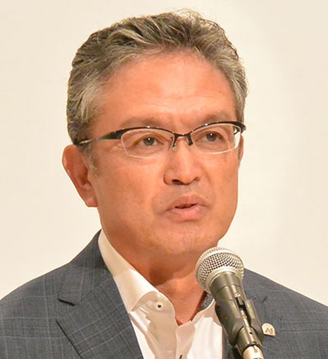 画像: 閉会あいさつを行うAJの大村会長