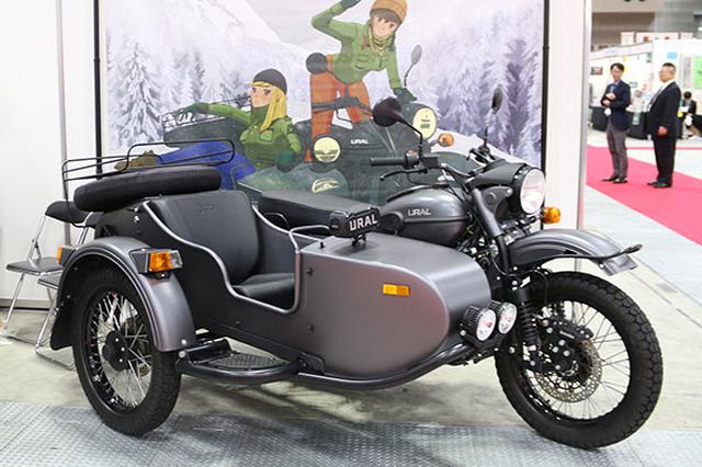 画像: 模型に交じりウラルの実車が登場