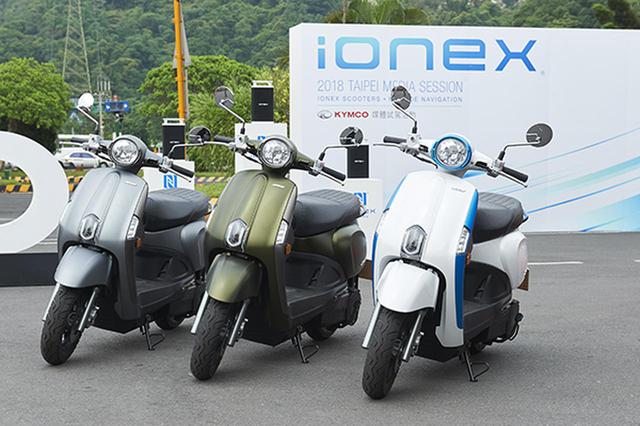 画像: クローズドコースでの試乗会も開催。写真はニューメニー110EV
