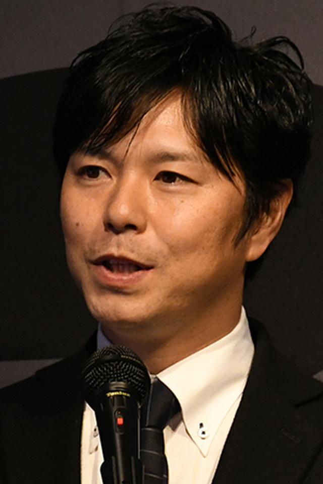 画像: パーティーであいさつに立つ中野真矢代表